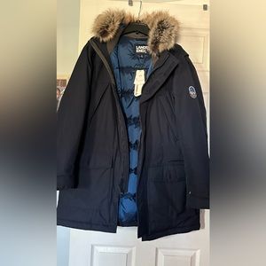 Land’s End Men’s Parka, size large, brand new with tags. Never worn.